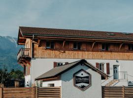 La Villa d'Hélène Chambre d'hôtes BnB - Cluses - Parking Voiture - Moto - Vélo, hotel a Cluses