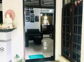 Shanu home stay, Hotel in Beliatta