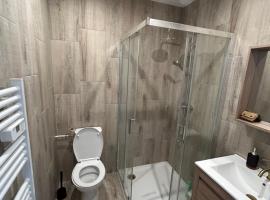 L écluse: Nemours şehrinde bir otel