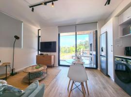 Luxury Apartment Unit 101, hótel í George