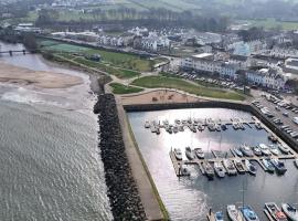 밸리캐슬에 위치한 호텔 Marine Hotel Ballycastle