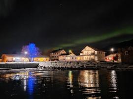 Hennesstrand Brygge - Din base for Vesterålen og Lofoten, hotel u gradu Hennes