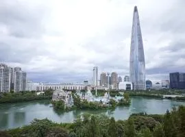 SkyLakeStay - Jamsil Luxury Skyline View Seokchon Lake, Lotte Tower, Lotte World