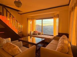 Shimla TerraHaus- Penthouse with stunning valley view, hotel u gradu Mašobra