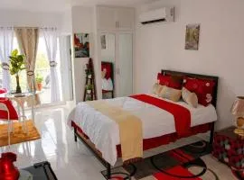 Royal Terrace Queen 1