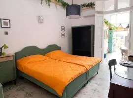 Encanto Getaways - Studio within our family home