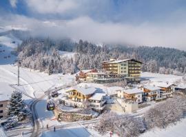 Hotel Waldfriede - Der Logenplatz im Zillertal, hotel in Fügen