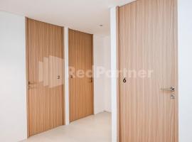 Mora Stay Demangan RedPartner, hótel í Demangan