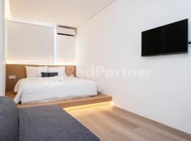 Mora Stay Demangan RedPartner, hotell sihtkohas Demangan