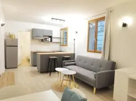 New deco Apt with private yard 150m to RER bagneux