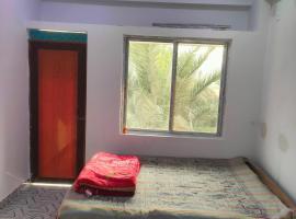 Laxmi Narasimha Hotel, hotel em mayapur