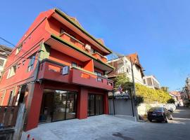 B Innspire Ratchamanka:  bir otel