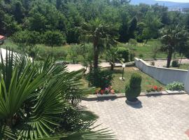 Apartments Lili, hotel em Ankaran