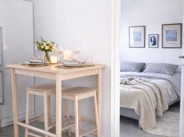 Frost Longstay Lakeside, hotel i Kiruna