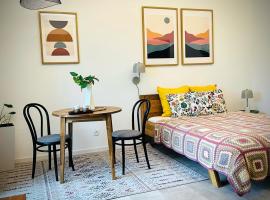 In the nature, viešbutis mieste Vroutek