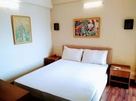 Entire Studio Apt/Suite near Mall/Metro/ExpoMart