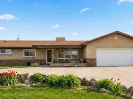 Cozy 3BR Home with BBQ Patio & Gym Near Downtown