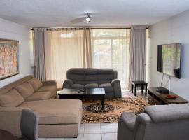 Castille Lodge Avenues - No Power Cuts, Netflix, DSTV, Sleeps Max 9: Harare şehrinde bir otel
