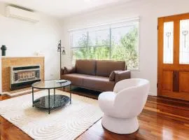 Luxury Living close to Beaches!