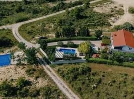 Apartment Ljubica with pool
