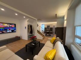 Foresteria Dambro rooms -2 Min walk to Bernina Express, hotel u gradu Tirano