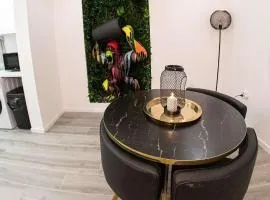 Cozy apartment with private Jacuzzi