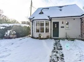 Finest Retreats - Cedar Tree Cottage