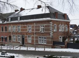 La Porte Noire, hotel u gradu Courcelles