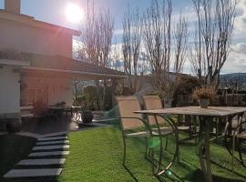 Torre de l'Olivera – hotel w mieście Mediona