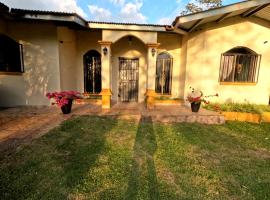 A&R David Chiriquí Casa de Campo, מלון בSan Carlos