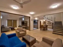 VRR Astoria Hotel & Convention Center