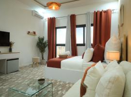 Ciss & Son Airport Lodge ll, viešbutis mieste Bounga