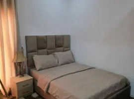 Beautiful Studio with PlayStation 4, Wi-Fi, Netflix, kitchen, Supermarket, Pharmacy & Laundry