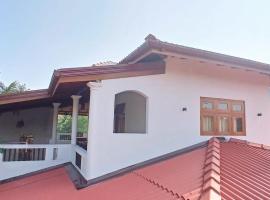 Mind Rest، فندق شاطئي في Nikawatawana