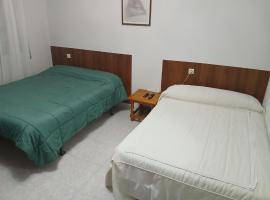 Habitación 4 personas en Toledo, hótel í Toledo