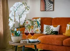 Bliss of Burdett on the Seneca Wine Trail w Hottub and Barbecue