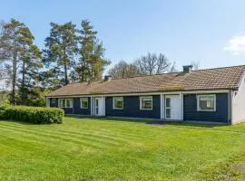 8 Bedroom Amazing Home In Jämshög