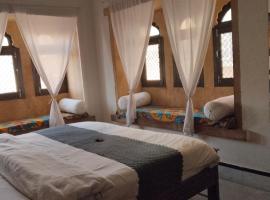 Hotel Heaven In Jaisalmer, готель у місті Джайсалмер