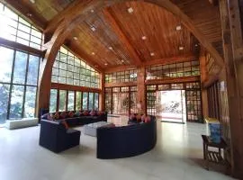 Lux 6BR ATV, Bathtub, Zoo, Telescope, Pool, Theatre