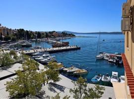 Apartments Goya Selce - near beach, parking, balcony with a view, hotell i Selce