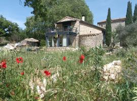 Chambre d'hôtes - domaine du celtis, hotel di Salavas
