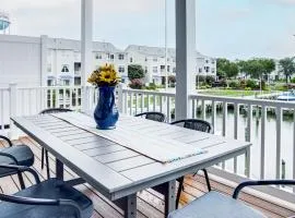 < 1 Mi to Dtwn: Waterfront Townhome in Cambridge!