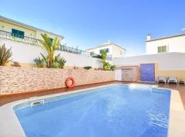 Vila Alcantarilha by MTPhomes