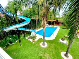 Quinta Privada 24p Alberca, Tobogán y Jacuzzi, hotel en Pantitlán