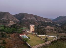 Shivaangan By Soma Estates, hotel Jāmb városában