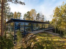 Villa Rantaniemi 12-20 beds، فندق في Tessvärr