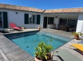 La Villa des Alouettes avec piscine chauffee
