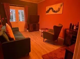 Stylish 2Bed Ground Floor Flat with Private Garden