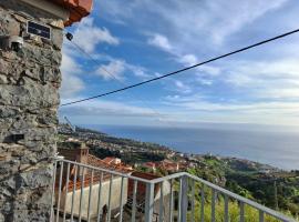 Casa Rosinha, vistas, por-do-sol e conforto, отель в городе Кальета