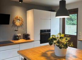 Villa 4CH-2SDB dans un quartier calme, hotel en Lasne